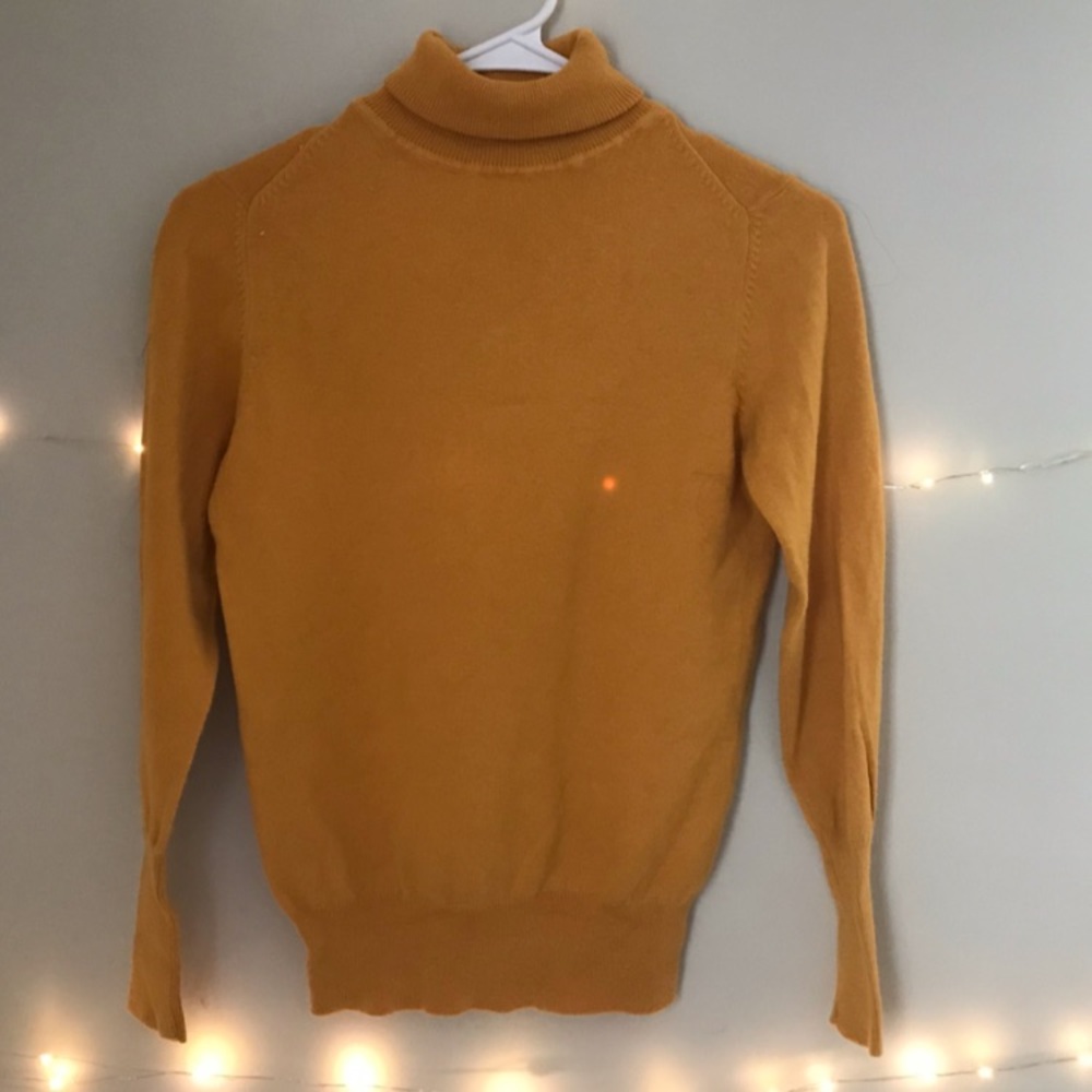 Vintage yellow turtleneck
